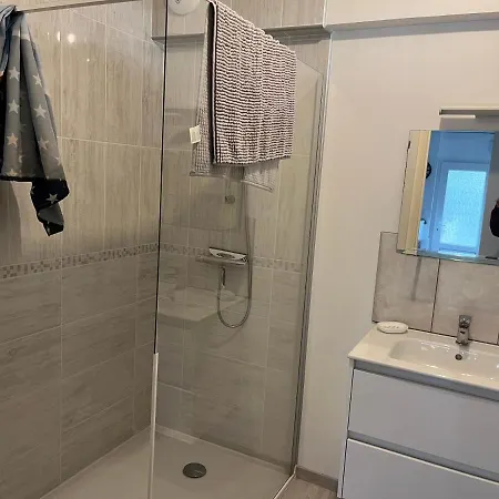 Sous Maison Habitee En Face De La Foret Petite Cour 度假居 *